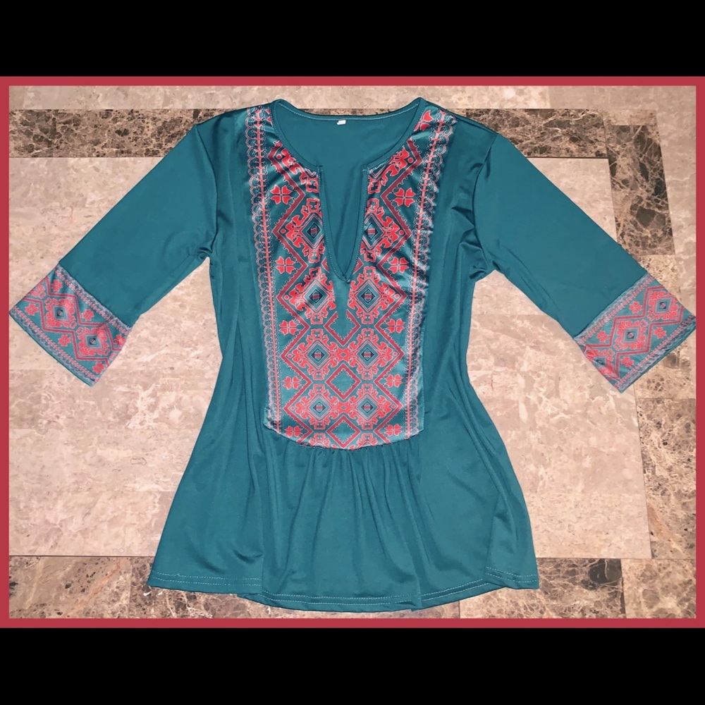 Boutique Christmas Blouse Size Large BEAUTIFUL!